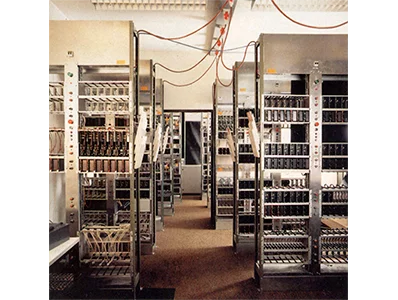 Early in-circuit testing procedure at PULS in 1986.