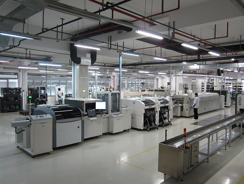 Advanced SMD lines in the PULS factory in Suzhou, China