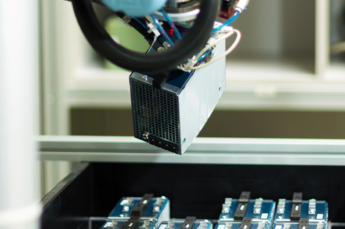 ヨーロッパにある自動化された電源製造施設。